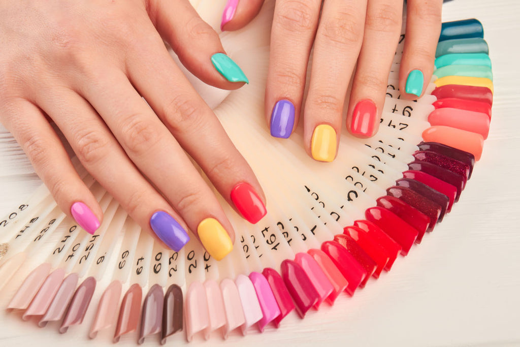 SNS Nails: What Is An SNS Manicure & How Does It Work?